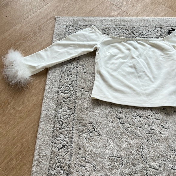 NWT Festive long sleeve shirt with feather cuff - Picture 3 of 5